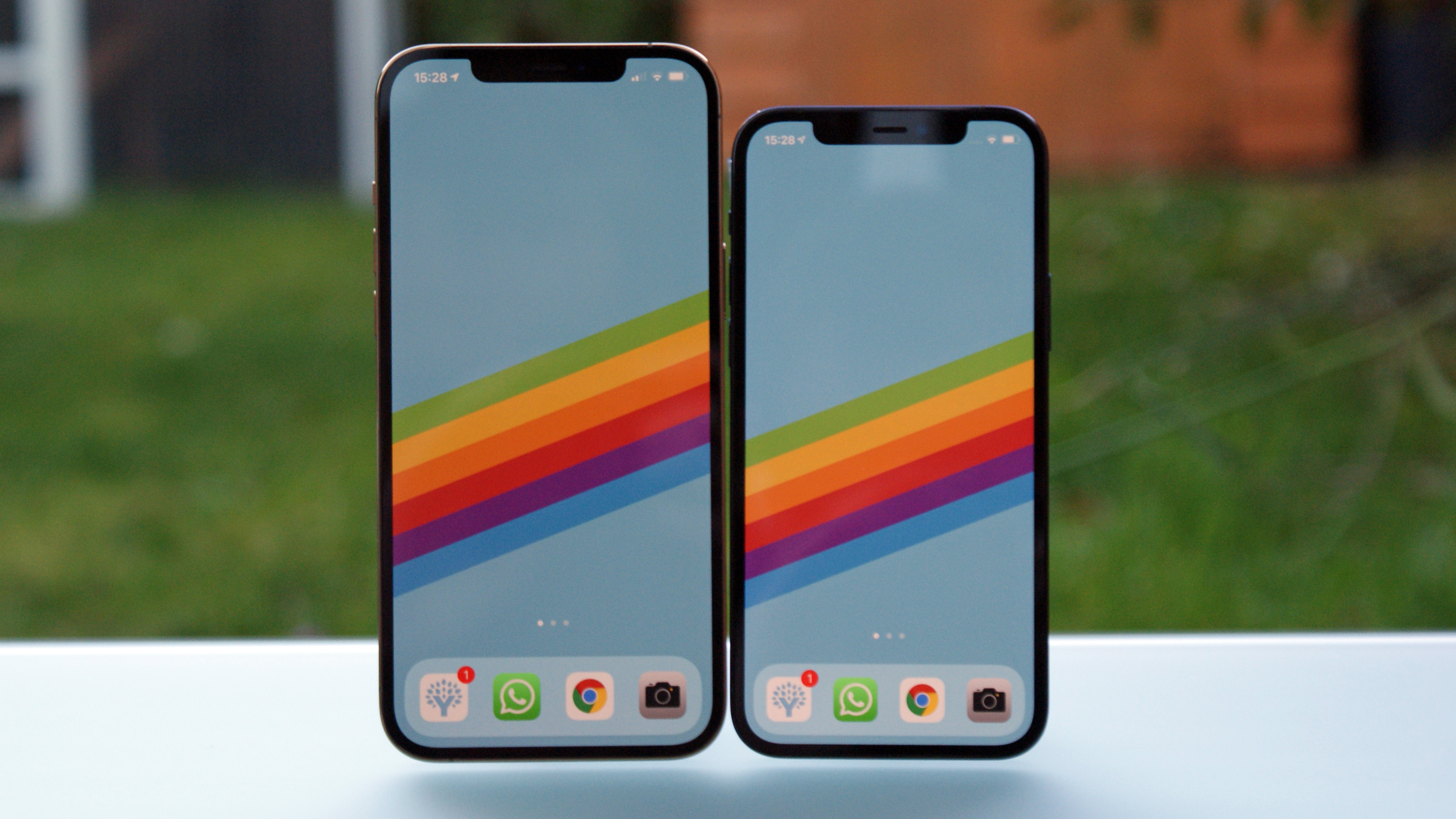 iPhone 12 Pro vs iPhone 12 Pro Max