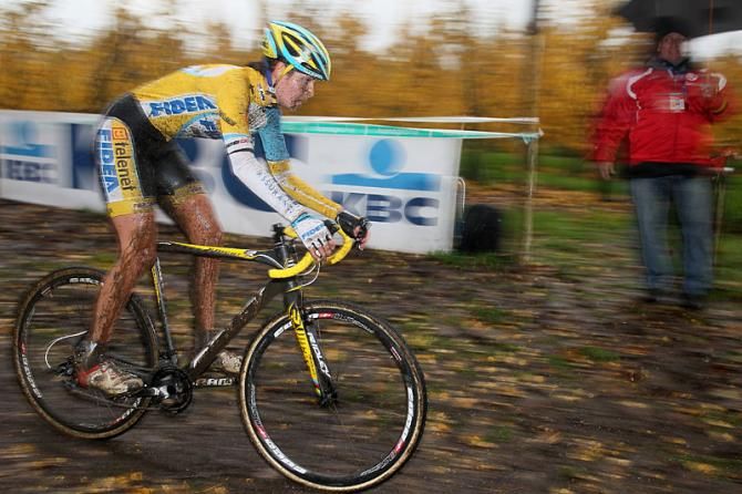 Nikki Harris (Young Telenet-Fidea)