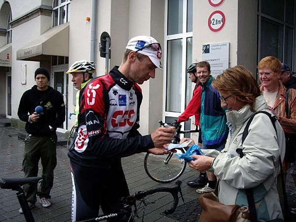 Jens Voigt was surrounded by his fans all morning