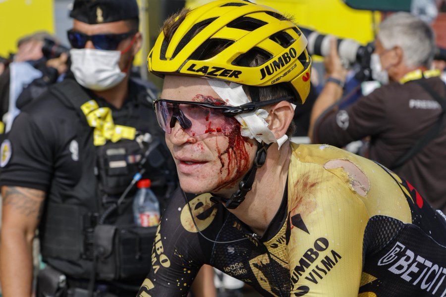 Sepp Kuss blooded and bandaged after crash but finishes Tour de France ...