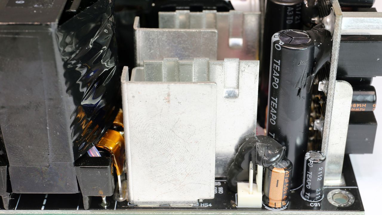 Gigabyte UD1000GM PG5