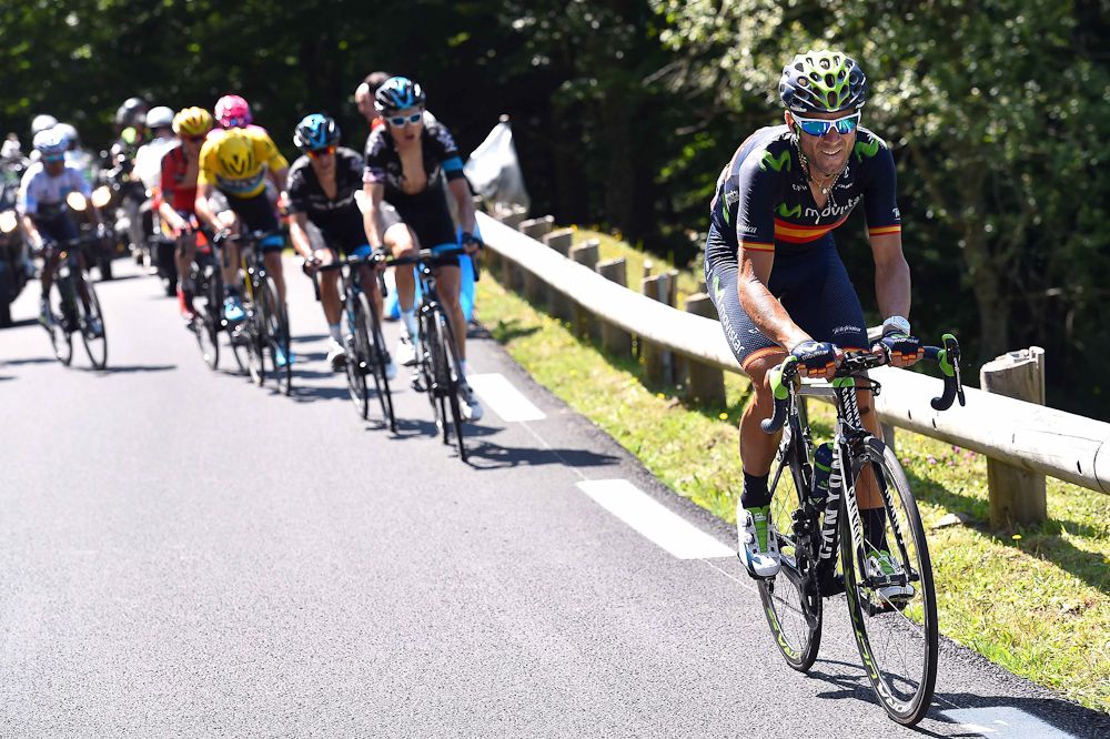 Alejandro Valverde's acceleration put several favourites in trouble.