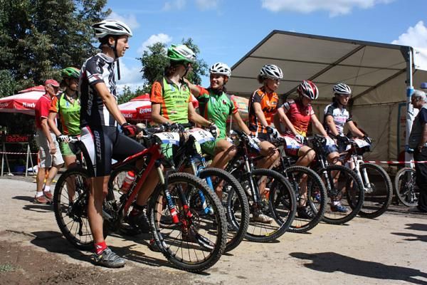 The elite women wait for the start