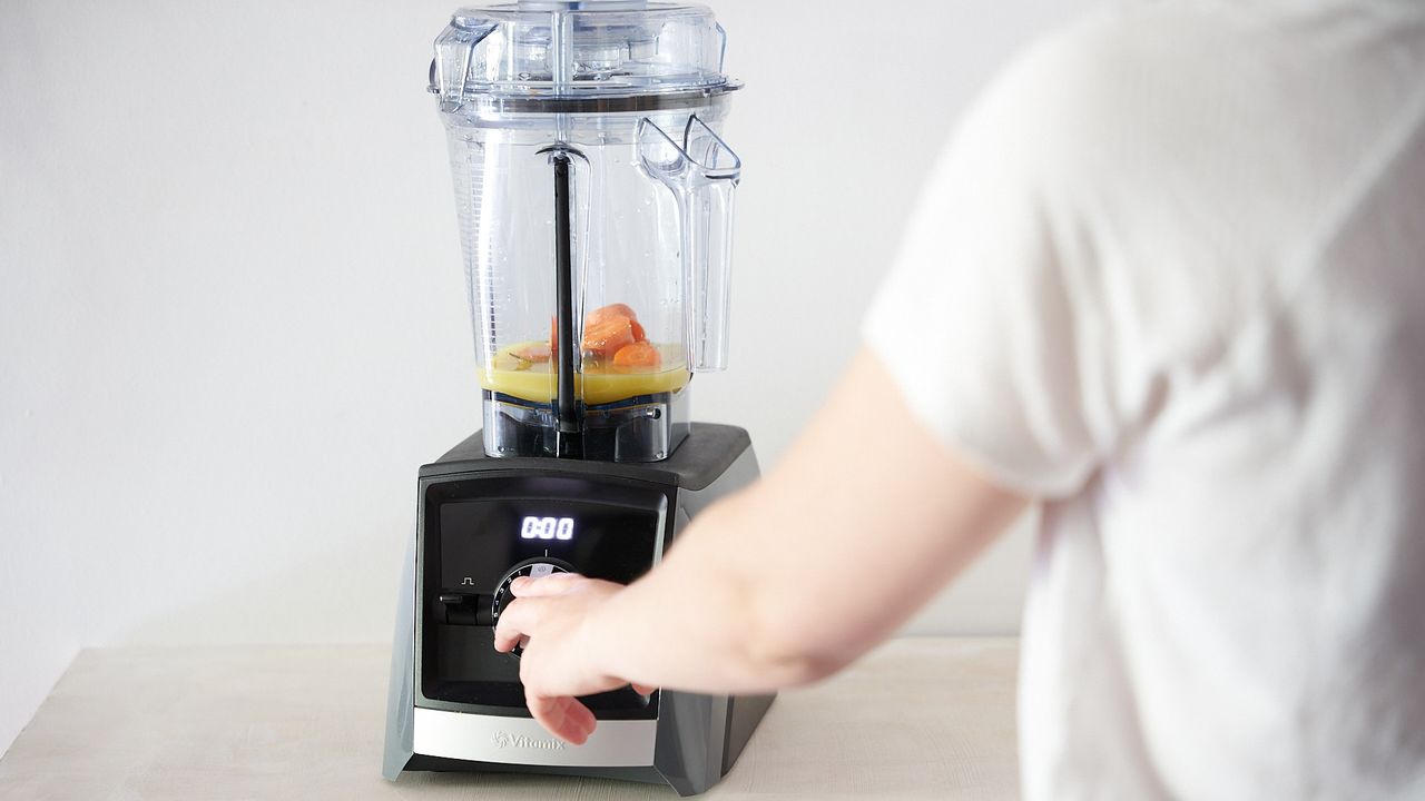 Testing the Vitamix A2500i (Ascent Series)