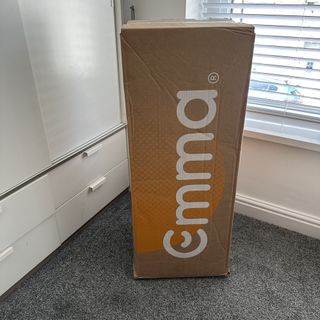 The Emma NextGen Premium vacuum packed in a cardboard box