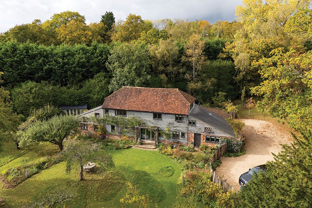 Property for sale with beautiful kitchen: The Granary Barn, Sheepstreet Lane, Etchingham, East Sussex.