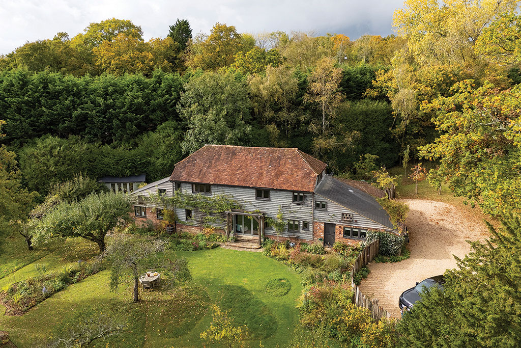 Property for sale with beautiful kitchen: The Granary Barn, Sheepstreet Lane, Etchingham, East Sussex.