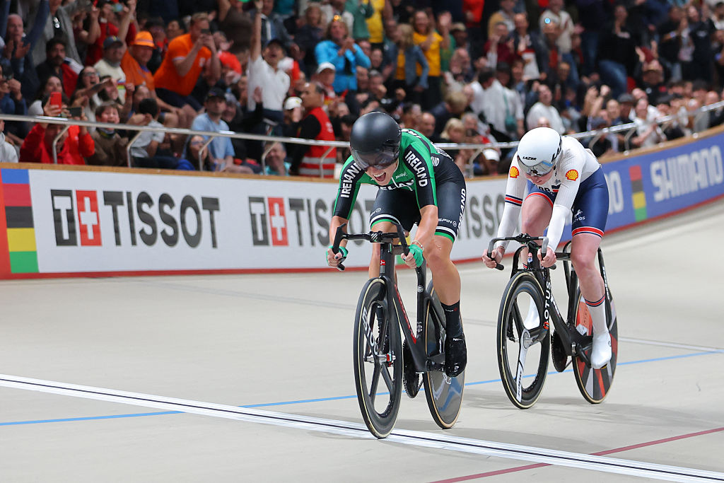 Lara Gillespie outsprints Katie Archibald for gold