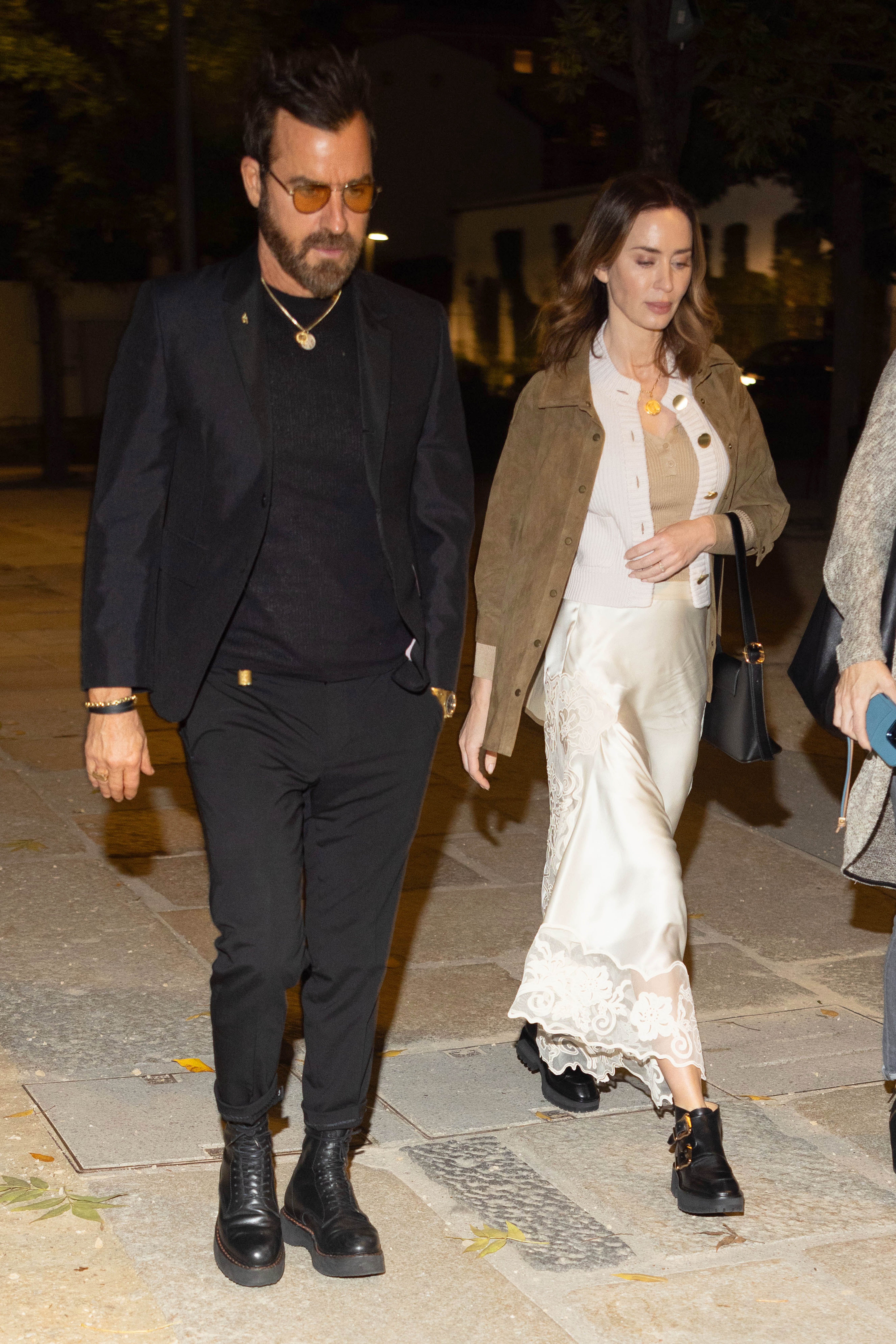 Emily Blunt took the Old Navy bag out for dinner on October 5