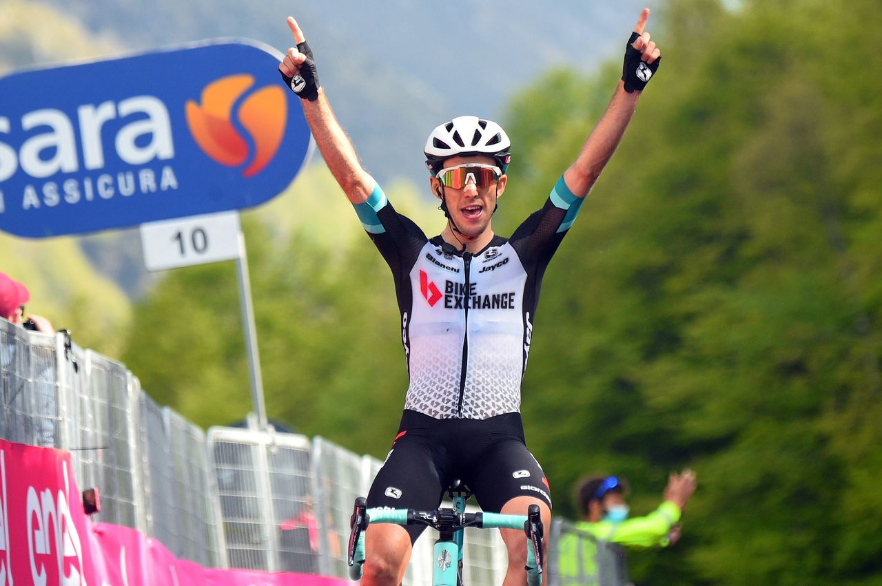 Giro d'Italia 2021 - 104th Edition - 19th stage Abbiategrasso - Alpe di Mera 166 km - 28/05/2021 - Simon Yates (GBR - Team Bikeexchange) - photo Luca Bettini/BettiniPhoto&Acirc;&copy;2021