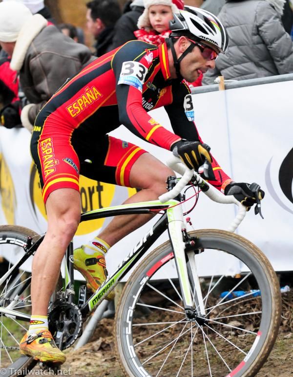 Jose Antonio Hermida Ramos (Spain) rounding a corner