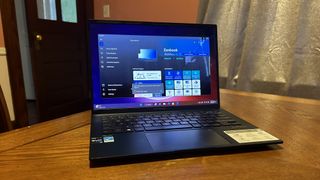 Asus Zenbook 14 (Q409ZA) OLED