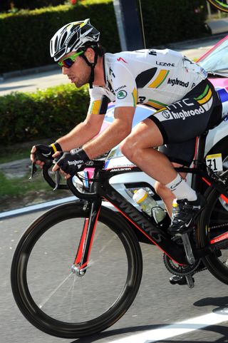 Mark Cavendish chases back on, Giro d