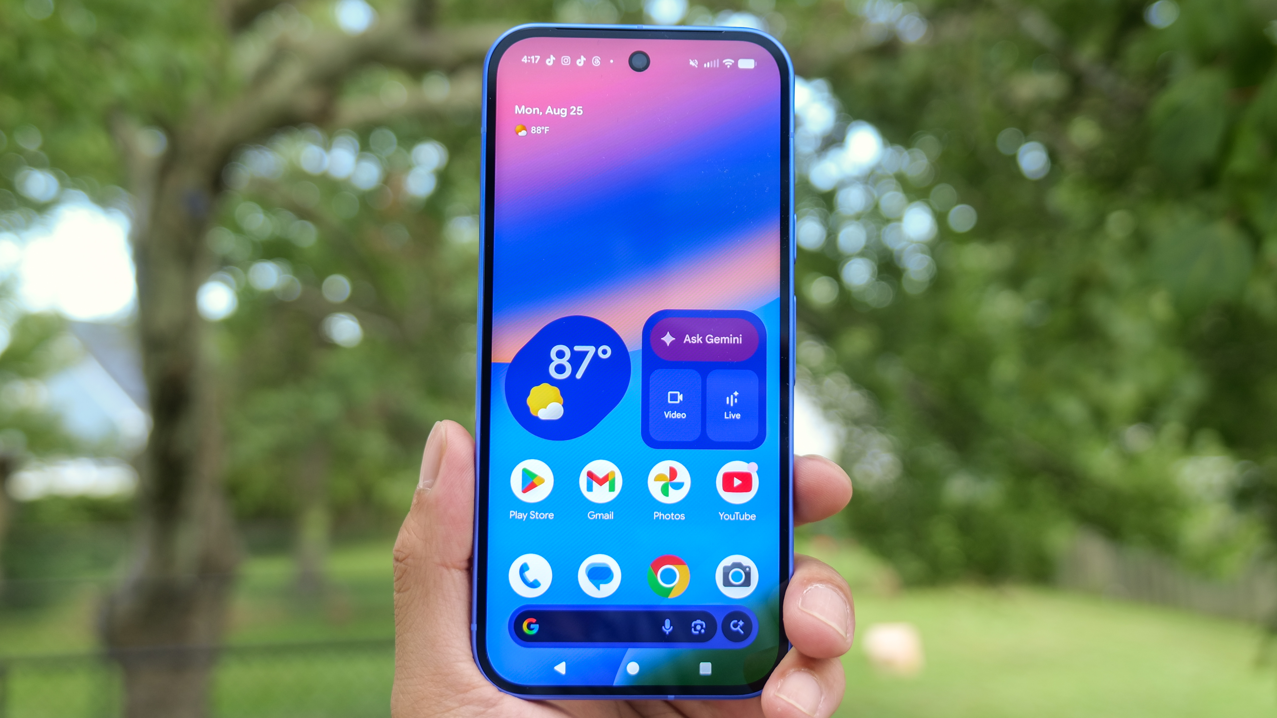 Google Pixel 10 Android 16 widgets shown on home screen.