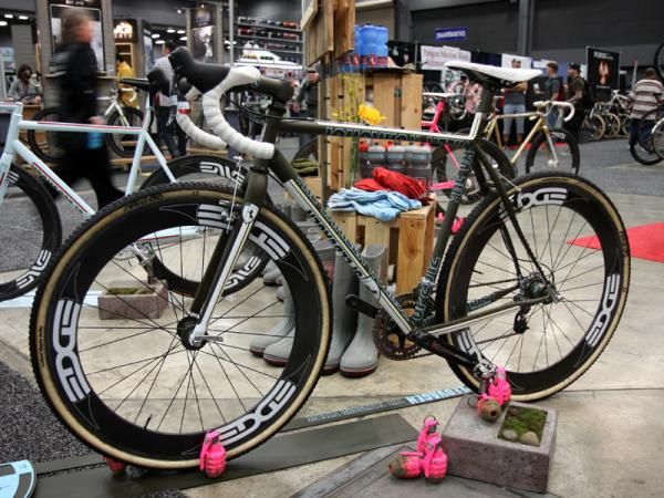 Vanilla Workshop's Speedvagen 'cross bikes are beautiful to look at but they're built for hardcore racing.
