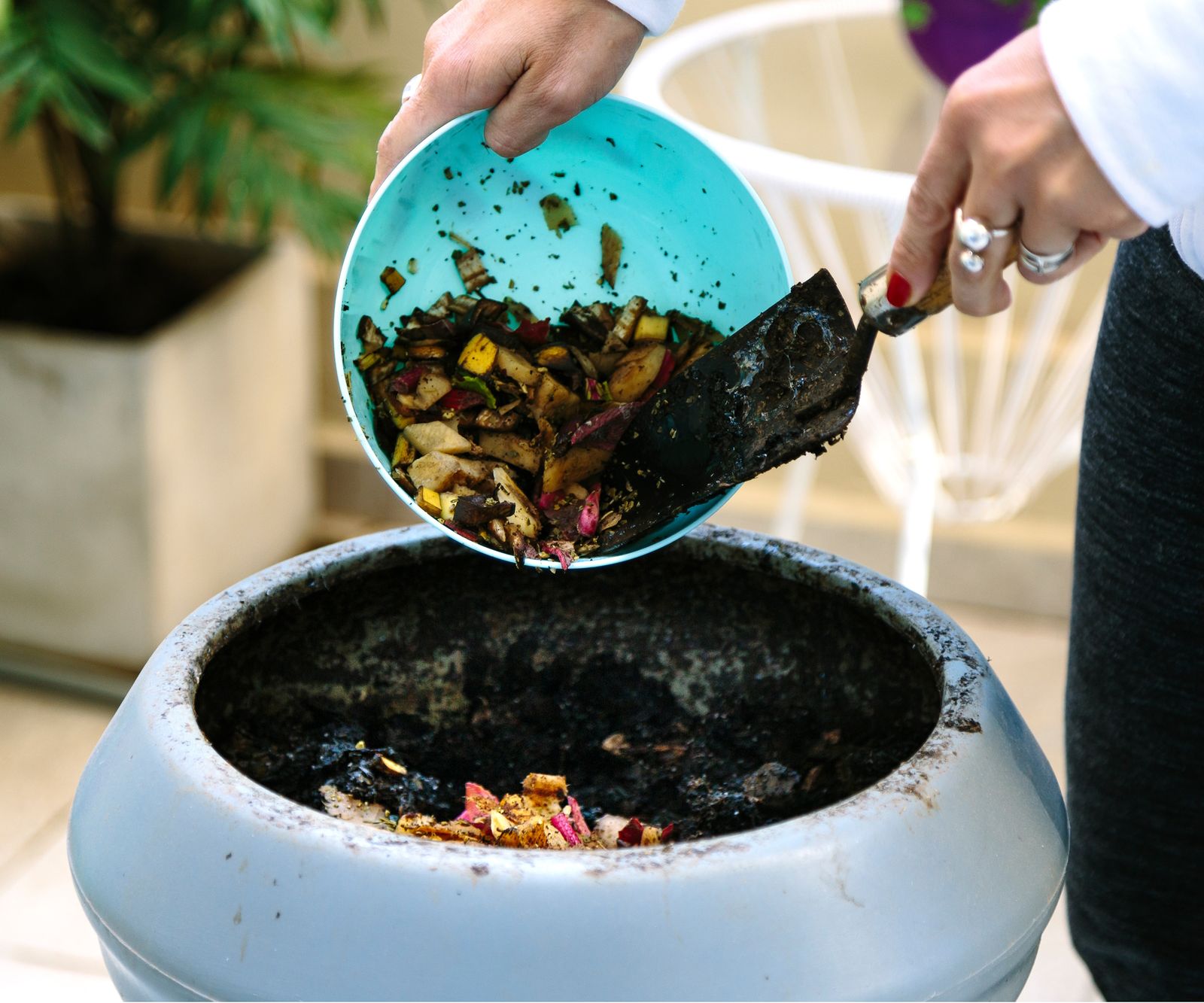 How to stop compost smelling bad: 5 expert methods | Homes & Gardens