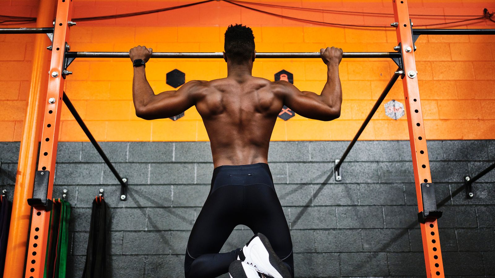 What's the difference between pullups and chinups for building muscle