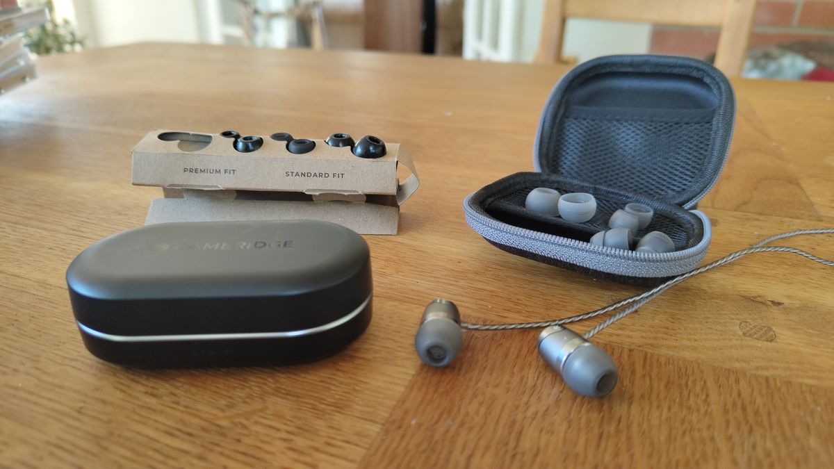 Cambridge Audio Melomania P100 and SoundMagic E11C