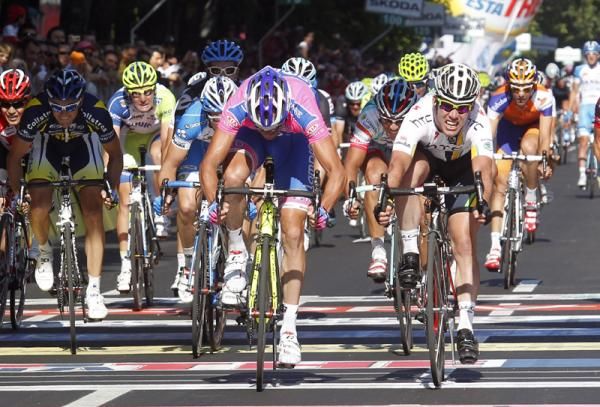 Petacchi won the stage while Cavendish took pink