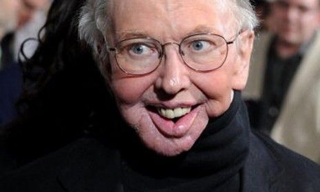 What does Roger Ebert have against 3D?