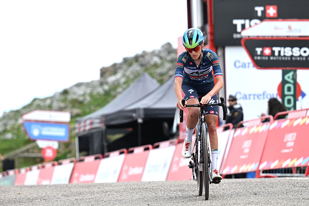 L'ANGLIRU, SPAIN - MAY 09: Urska Zigart of Slovenia and Team AG Insurance - Soudal crosses the finish line during the 12th La Vuelta Femenina 2026, Stage 7 a 132.9km stage from Pola de Laviana to L'Angliru 1555m / #UCIWWT / on May 09, 2026 in Pola de Laviana, Spain. (Photo by Szymon Gruchalski/Getty Images)