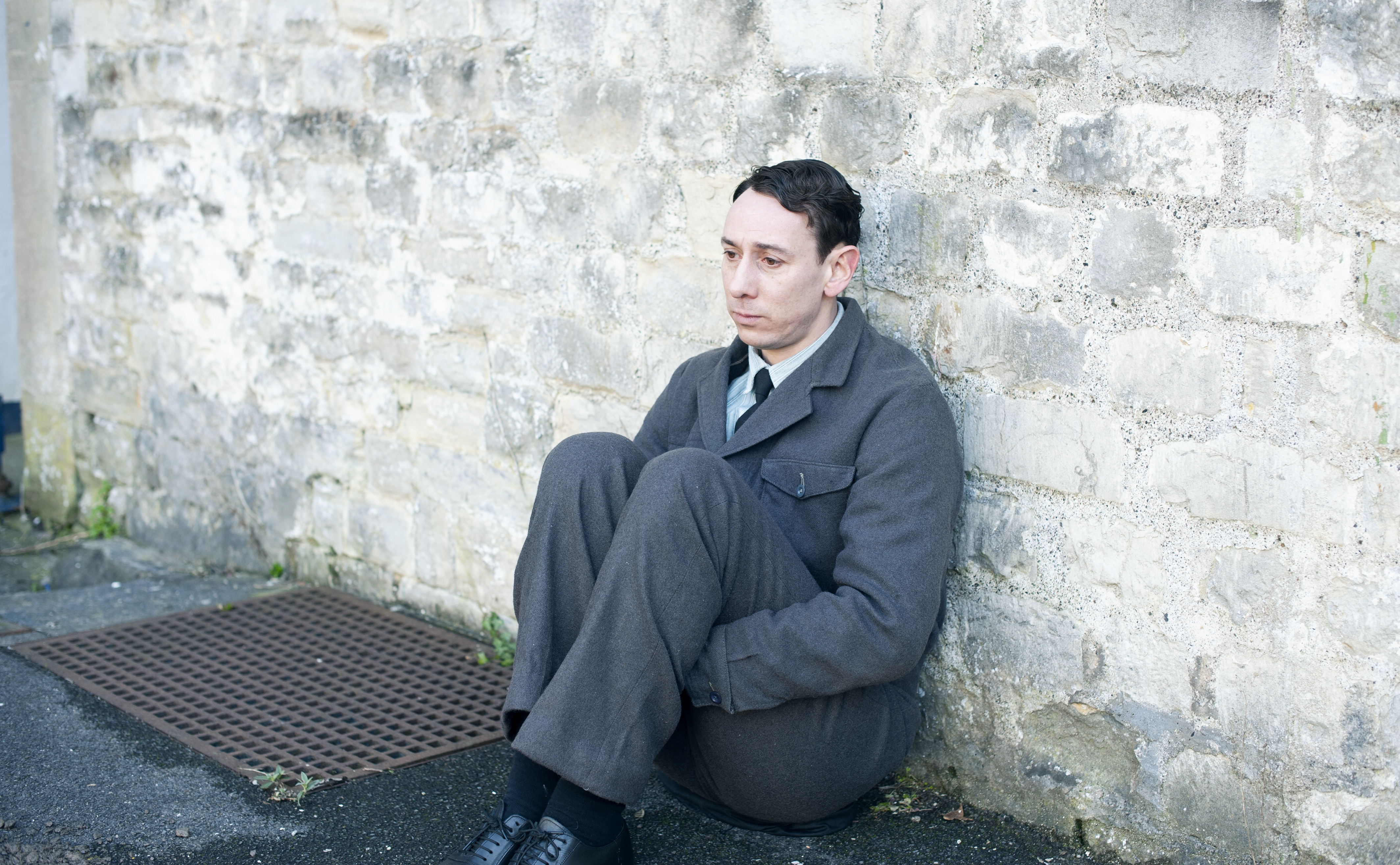 TV tonight Leonard’s not coping well in prison