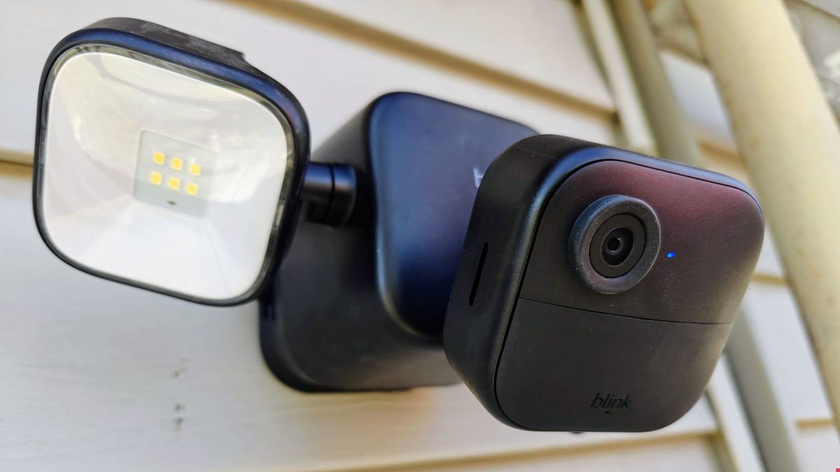 Blink Outdoor 4 Floodlight Camera review: Good but not great unless you ...