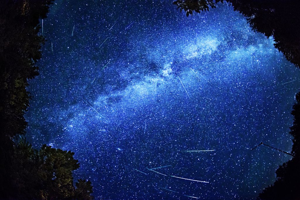 A Rare and Stunning 'Unicorn Meteor Shower' Could Light Up the Skies Tonight