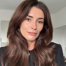 beauty editor Eleanor wearing Refy lip liner in rosewood with a clear lip gloss