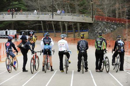 The women warm up for their start