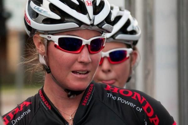Race winner Rochelle Gilmore (Honda Dream Team).