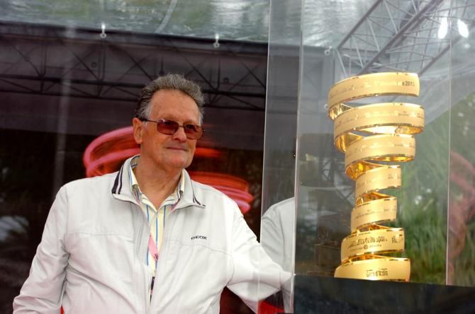 Former Giro d'Italia race director Carmine Castellano at the start of stage 3