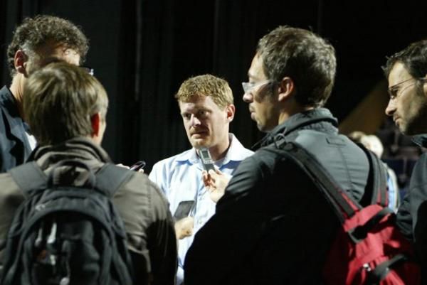 Floyd Landis interviewed by journalists after the conference