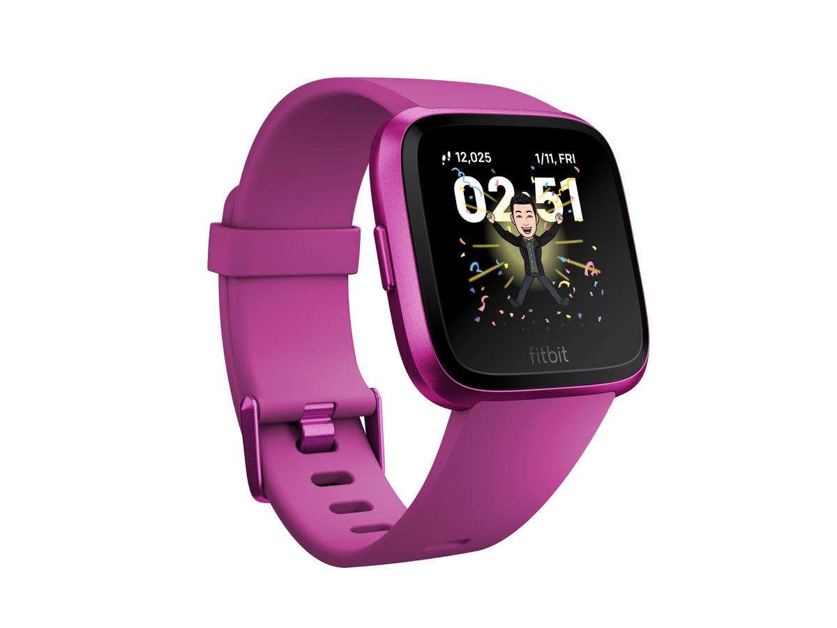 Fitbit and Snap team up to put expressive Bitmoji on your clock face