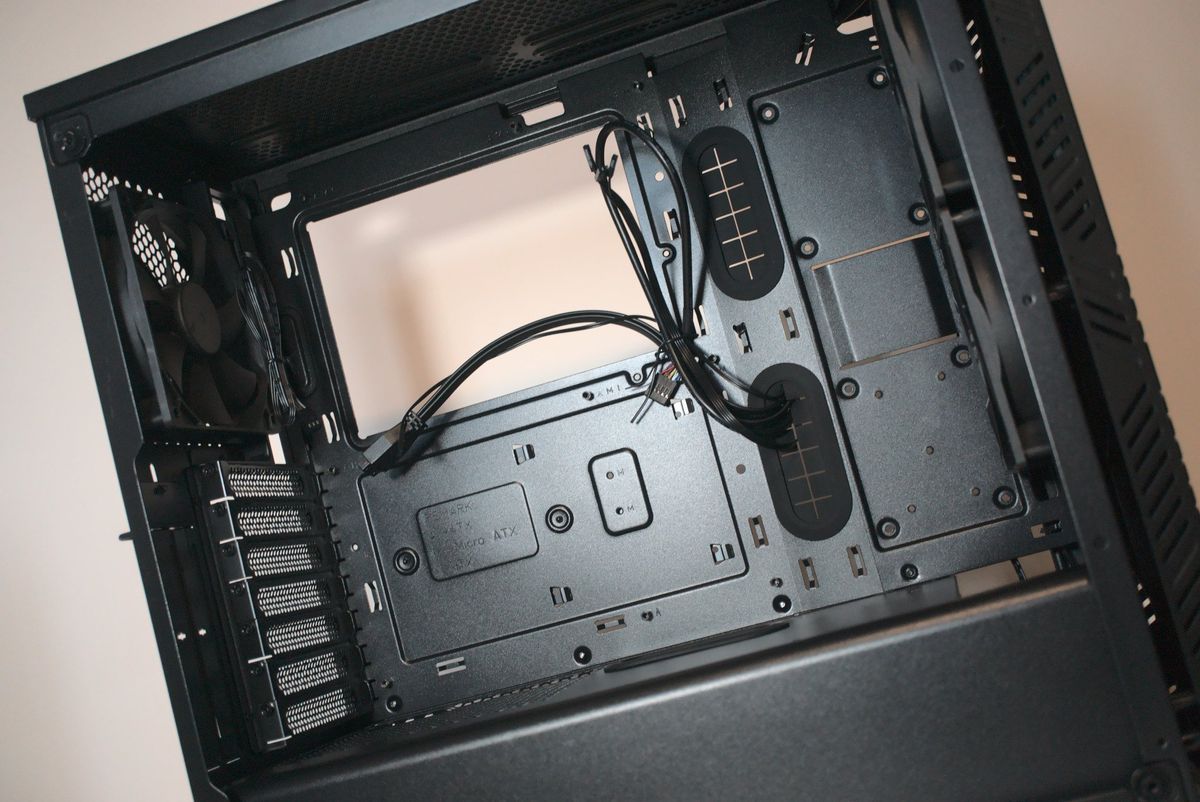 Corsair 275R Airflow