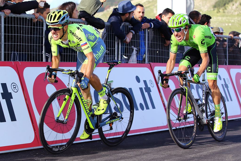 Rafa Majka and Rigoberto Uran sprint for the line