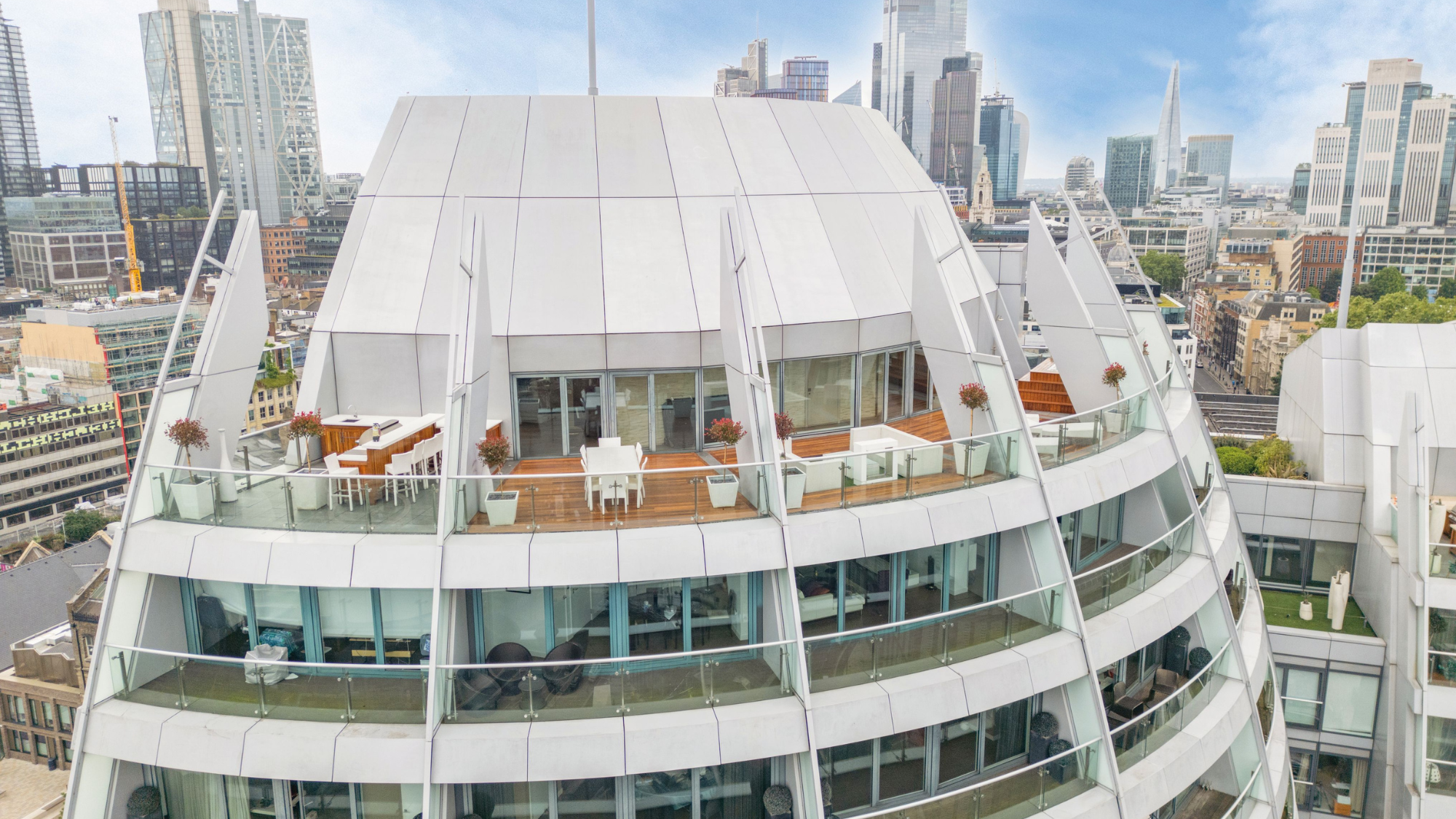London, Bezier Apartments, Aldgate EC1