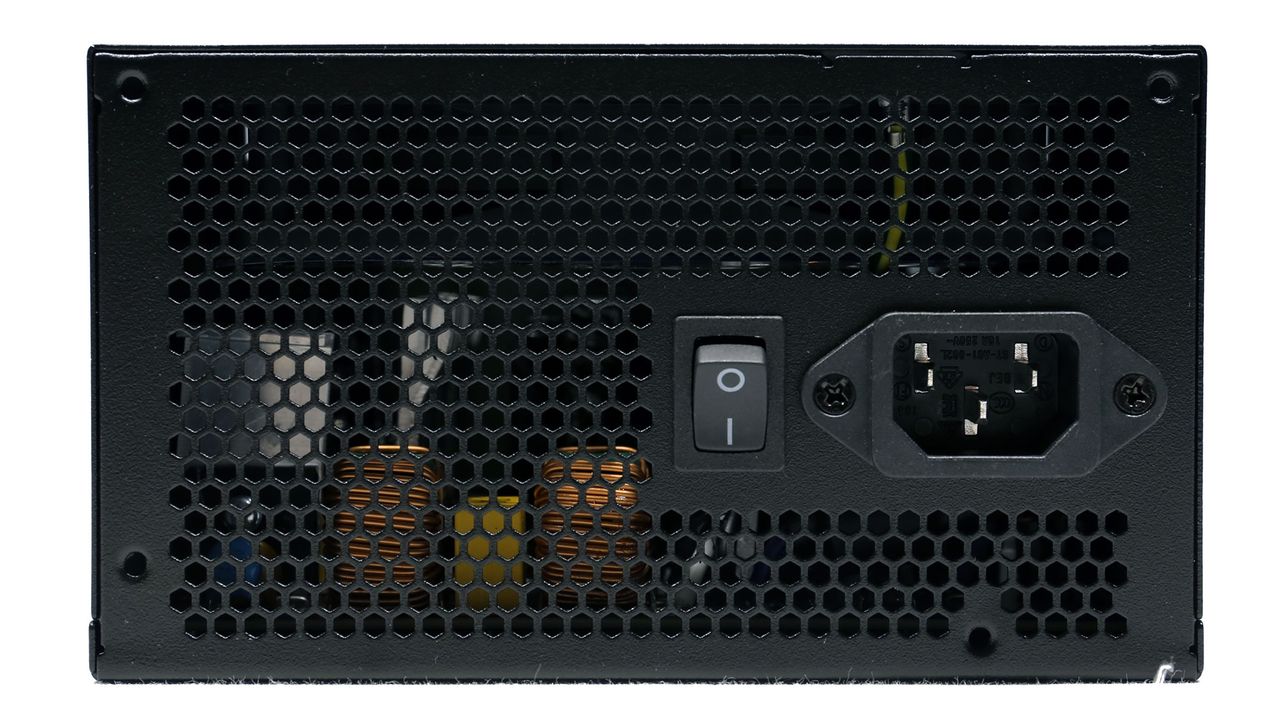 XPG Pylon 550W