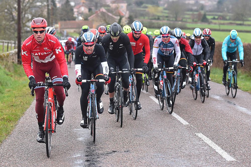 The bunch in action before the snow started to fall during stage 3 at Paris-Nice