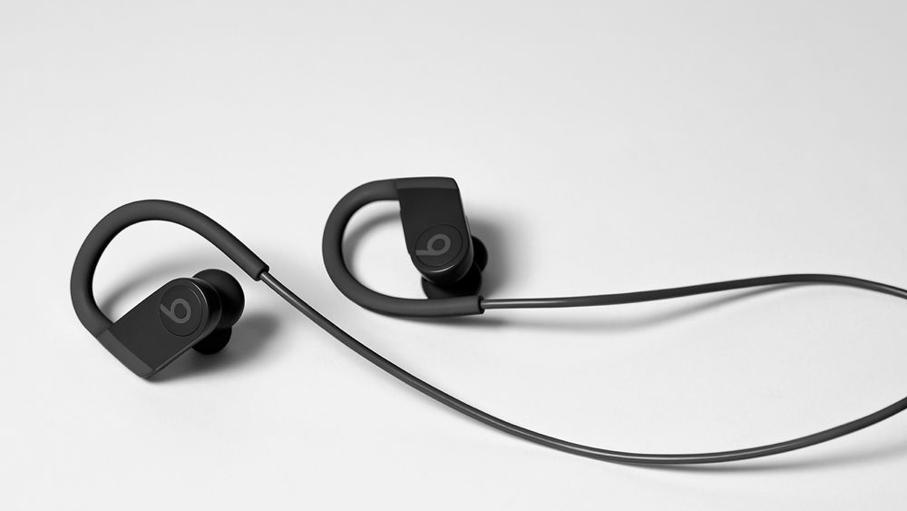 Beats Powerbeats 4 in black 