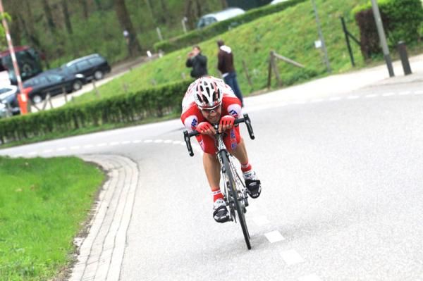 Oscar Freire Gomez (Katusha Team) races towards the final climb
