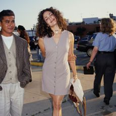 Jennifer Lopez '90s summer shoe trends.