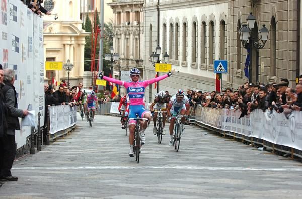 Daniele Pietropolli (Lampre - ISD) bests Fabio Taborre for the stage win