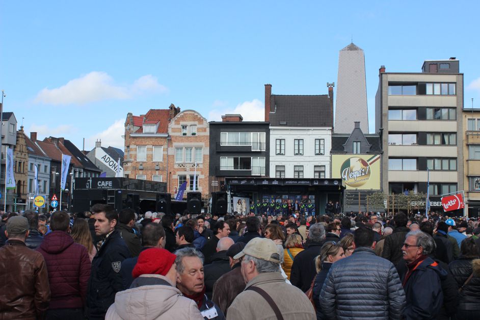 Fans gather in Roeselare's Grote Markt