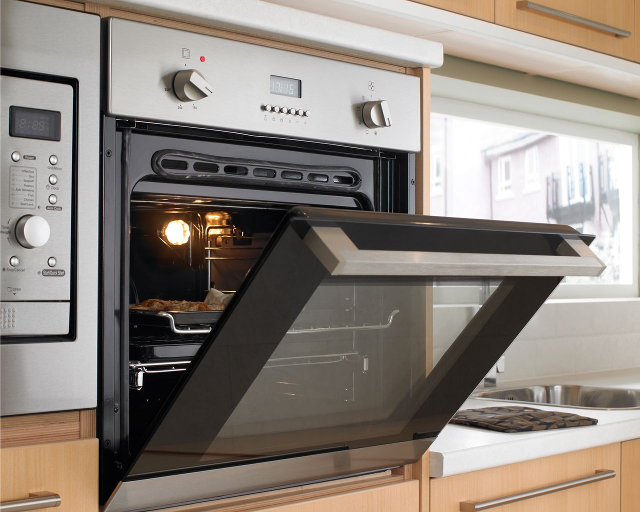 How to set the clock on your oven – for DST or after a power cut | Real ...