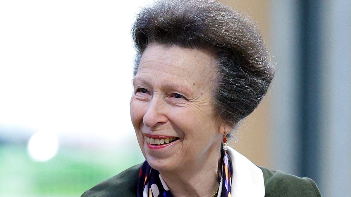 Princess Anne shows off 'high-class tailoring' in recycled coat | Woman ...