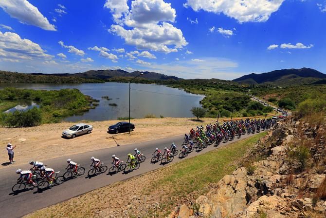 The peloton rolls along during the final stage at the Tour de San Luis.