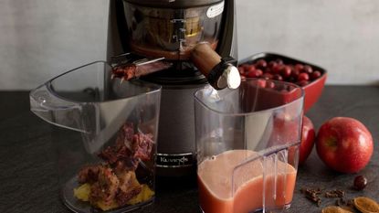 Kuvings EVO820 Juicer making apple and cranberry juice