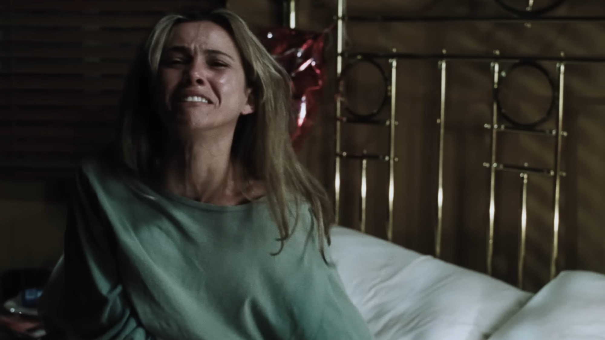 Goya Toledo crying in Amores Perros.