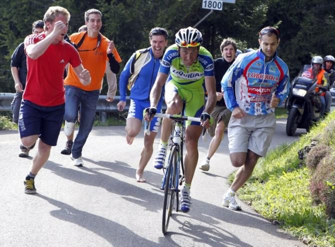 Ivan Basso (Liquigas) put over a minute into his closest rival
